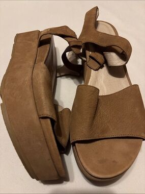 Eileen Fisher Jasper Platform In Camel Size 10